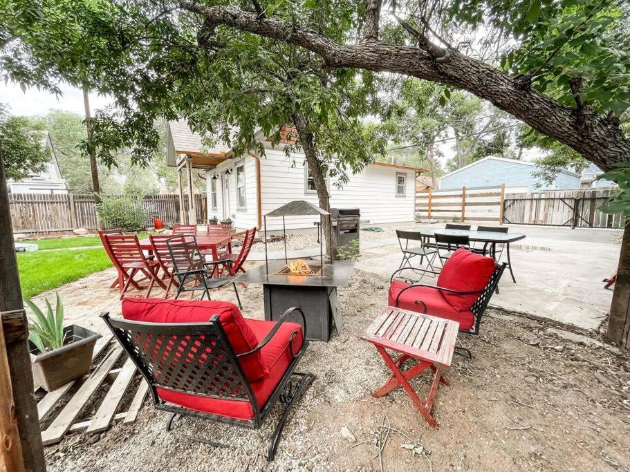 Cozy Remodeled! Steps To Downtown/Occ, Fire Pit Villa Colorado Springs Exterior photo